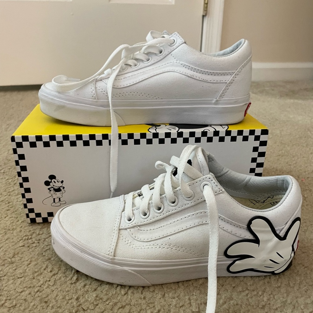 Women’s size 5.5 Disney vans